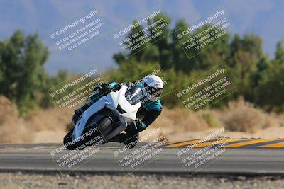 media/Nov-06-2022-SoCal Trackdays (Sun) [[208d2ccc26]]/Turn 7 Set 2 (1050am)/